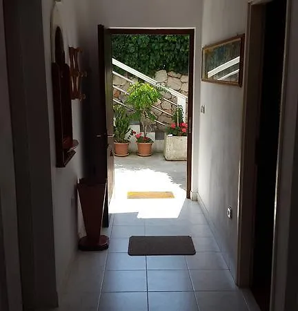 Apartment Nera Sali